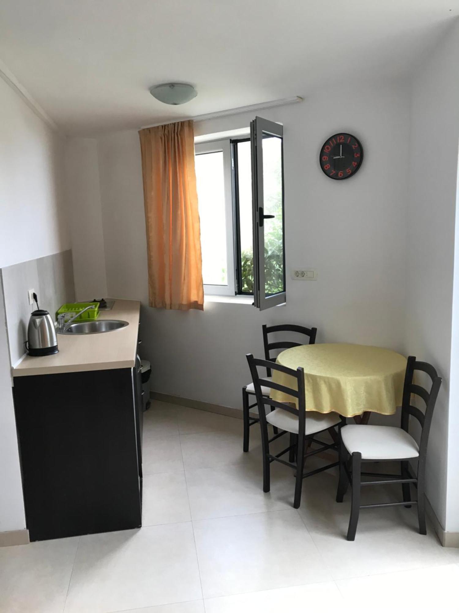 Rezevici Apartments Petrovac Luaran gambar